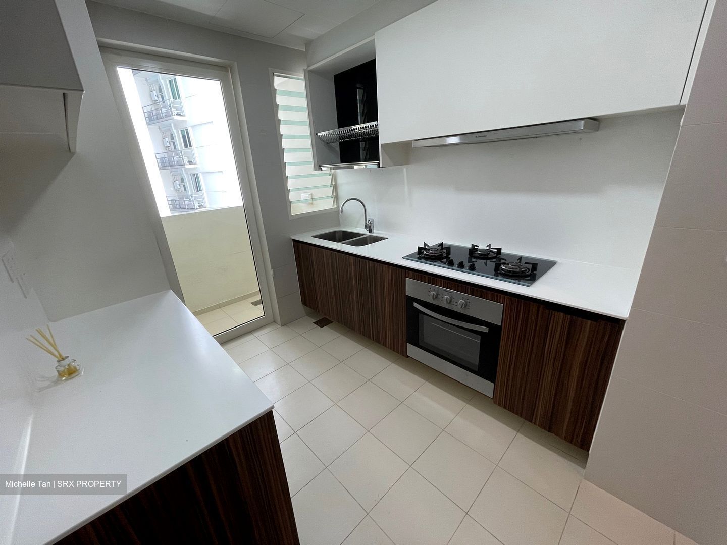 Vacanza @ East (D14), Condominium #346975981
